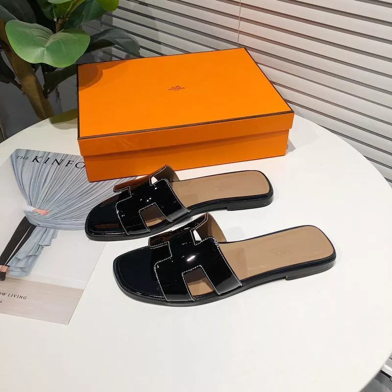 Affordable Hermes Oran Slides Women Nappa Leather In Black 0112