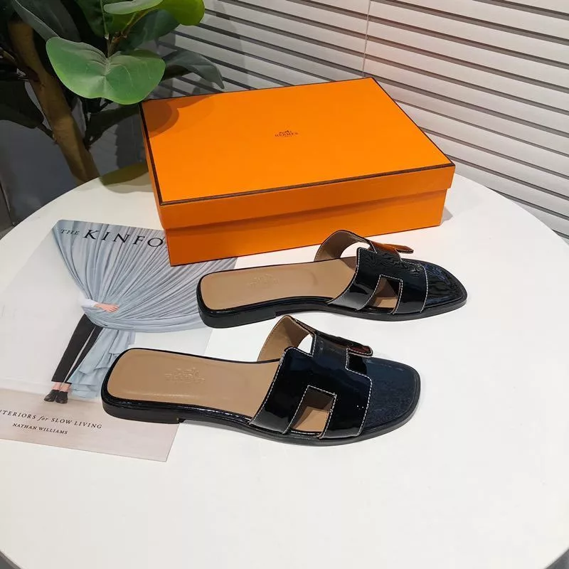 Affordable Hermes Oran Slides Women Nappa Leather In Black 0112