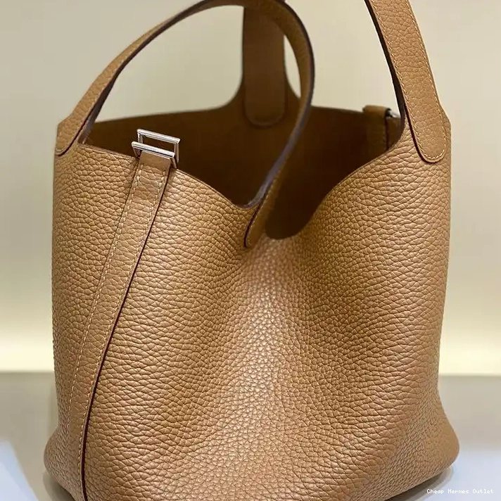 Affordable Taupe Bag Gold In Lock Leather Clemence Picotin Palladium Hermes Hardware 0302