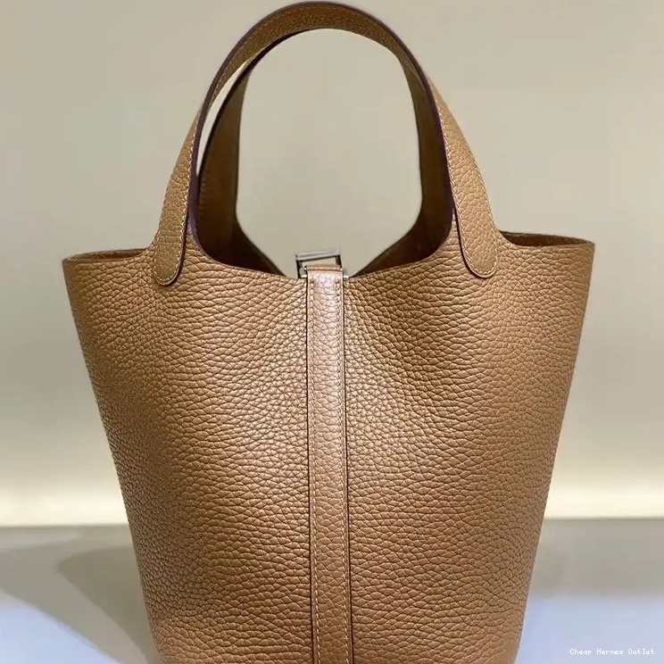 Affordable Taupe Bag Gold In Lock Leather Clemence Picotin Palladium Hermes Hardware 0302